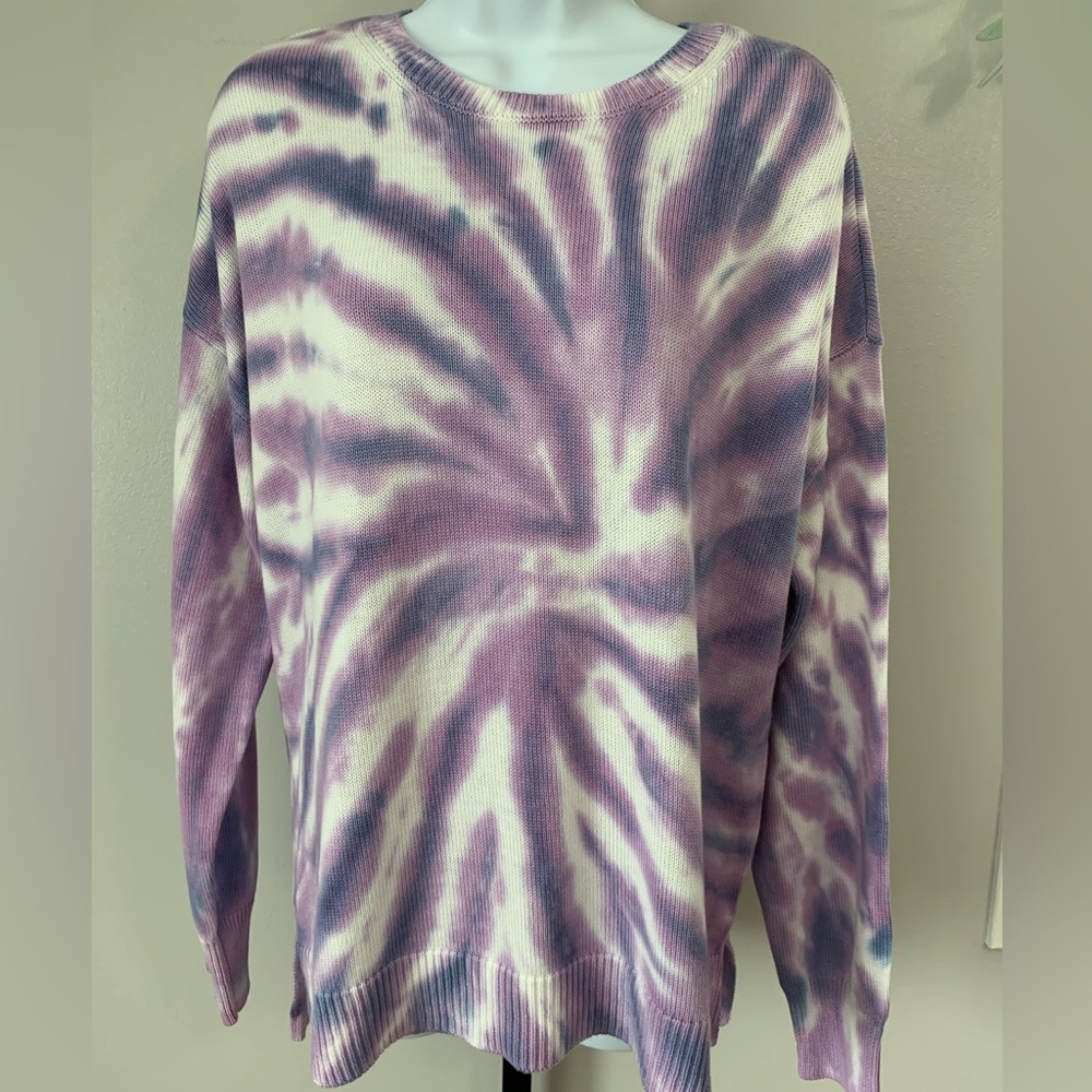 NWT Design History Tie-Dye Purple and White Women's Sweater